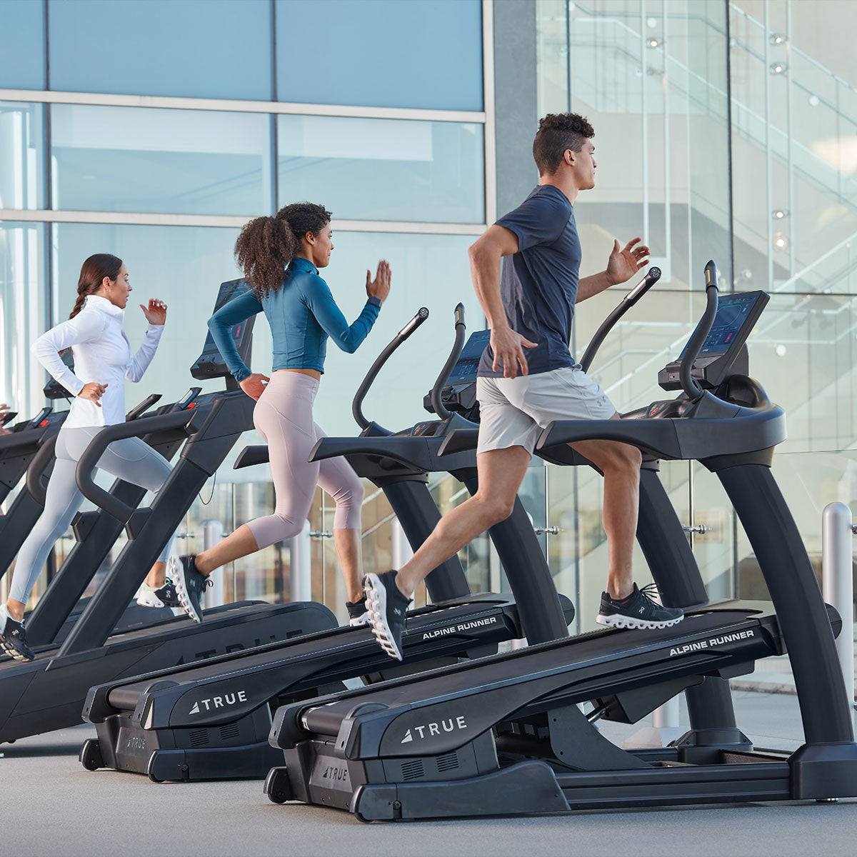 True Fitness Vapor Alpine Runner Incline Trainer